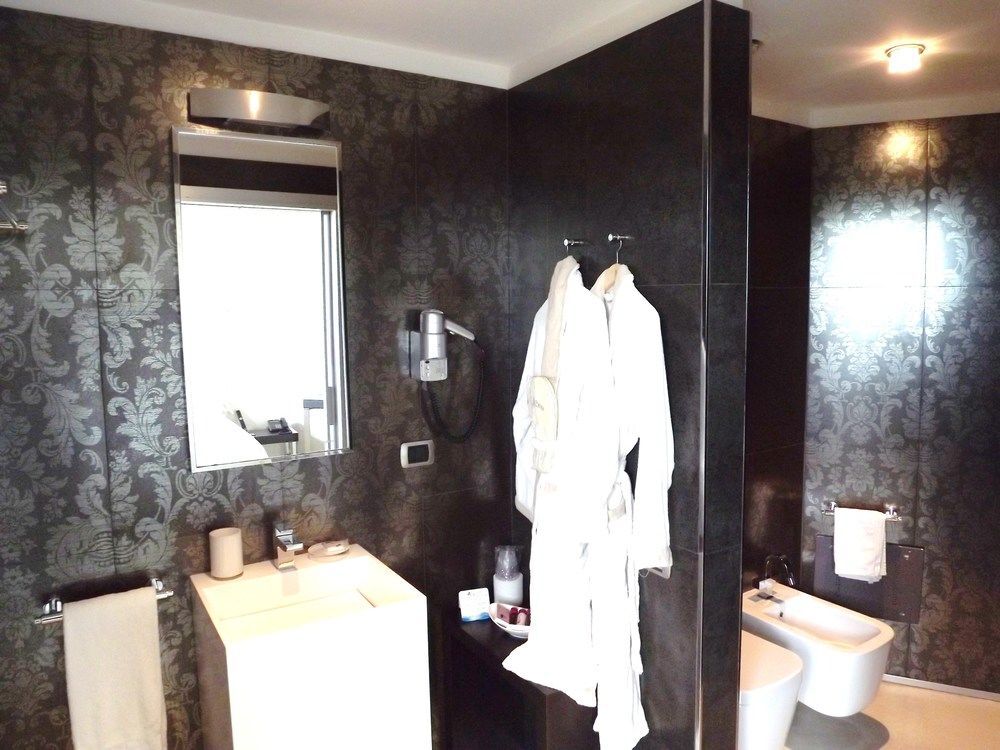 For Hotel Cernusco Sul Naviglio